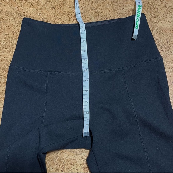 Lyssé Center Seam Black Ponte Leggings #1519 Sz S - Picture 9 of 10